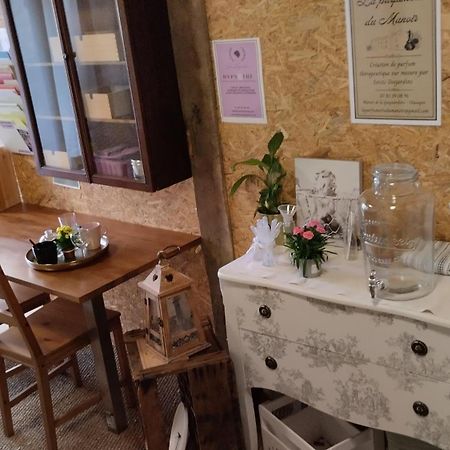 Le Laboratoire Shabby Chic De La Parfumerie Du Manoir Chavagne Kültér fotó